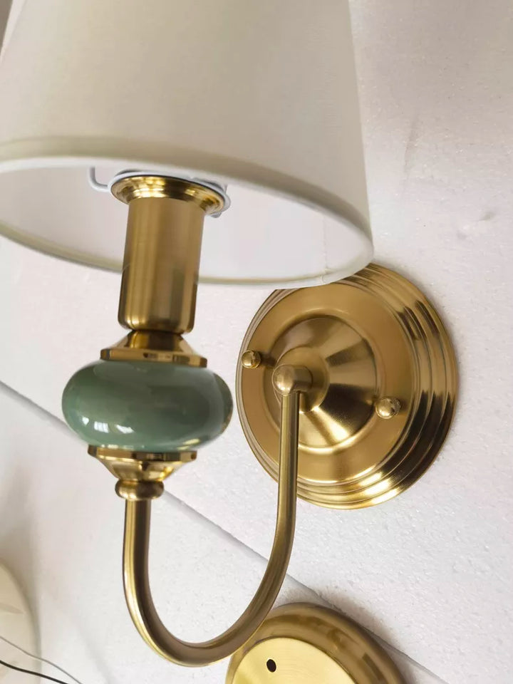 BowLift | BeamGlow – LED Wall Lamp with Stylish American Design