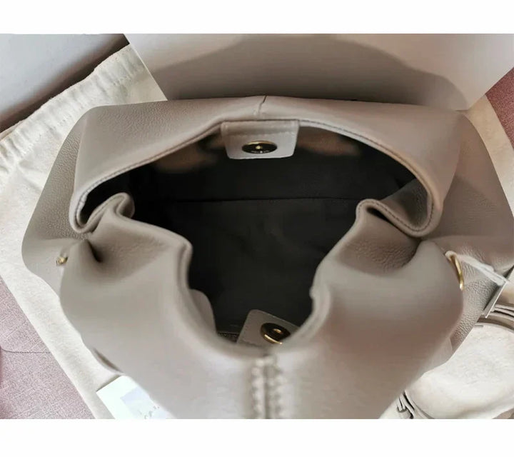 Daily Chic - Elegant Ladies Handbag for Daily Use Bowlift
