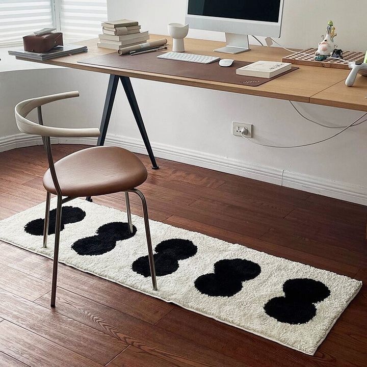 Black & White Abstract Narrow Rug | Bowlift