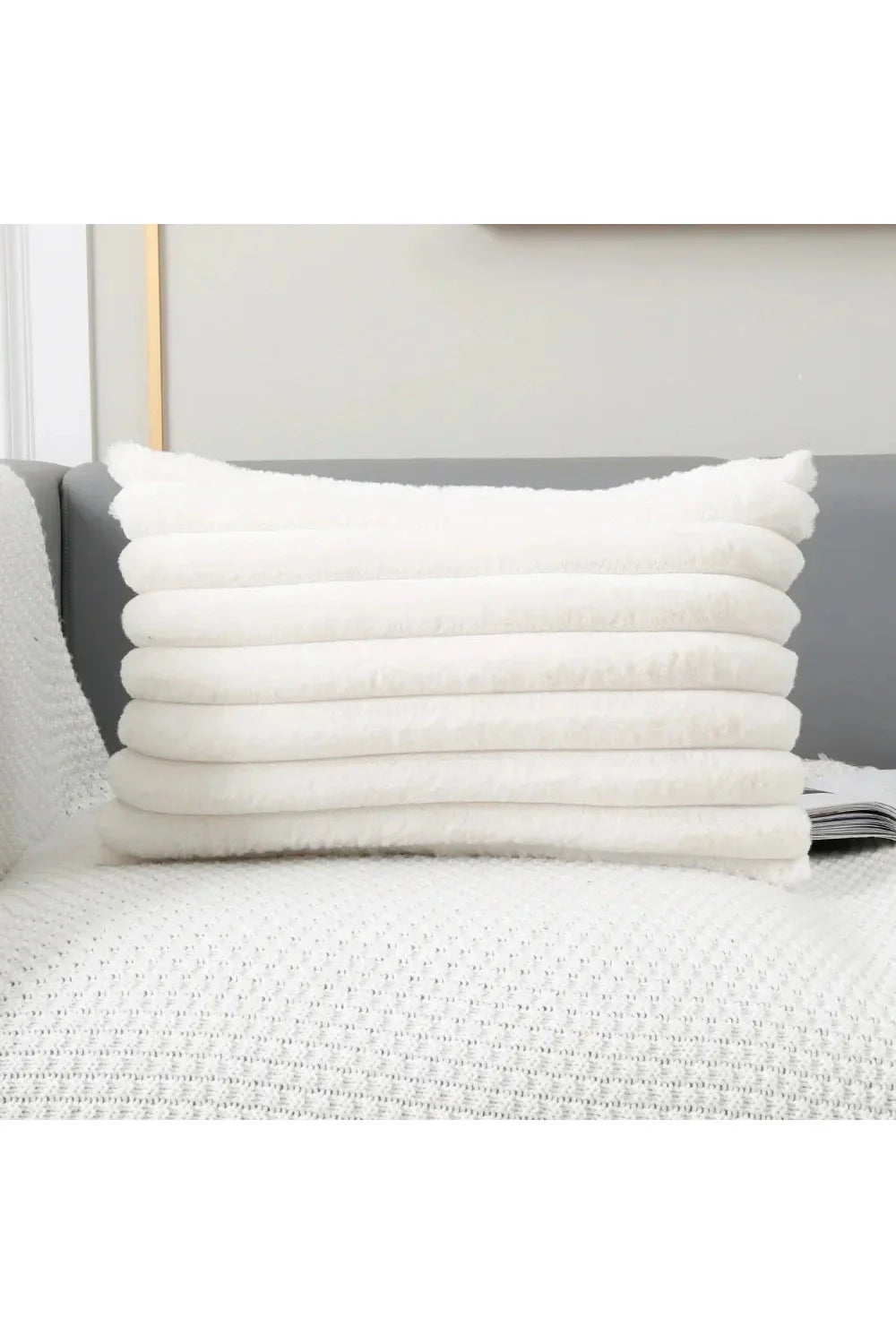 White plush pillow cover | Bowlift
