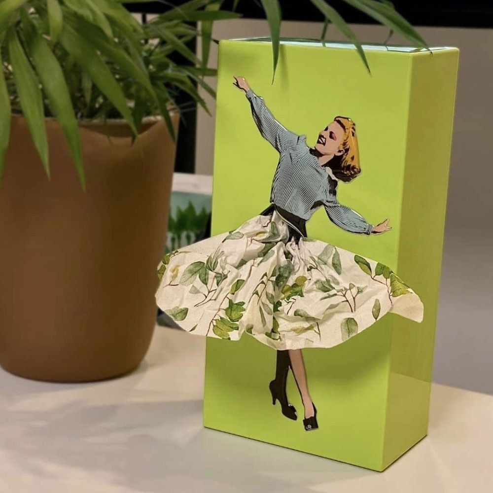 BowLift | Flying Skirt Tissuebox