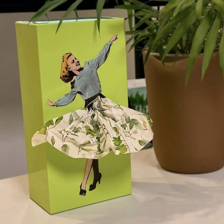 BowLift | Flying Skirt Tissuebox