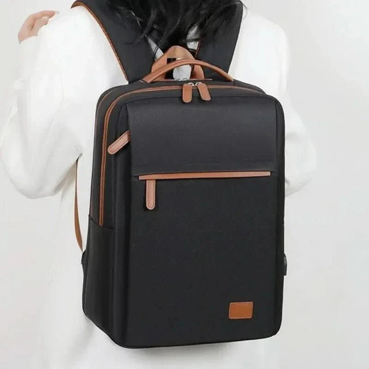 BowLift | Travel backpack with laptop compartment and USB port for everyday & business trips