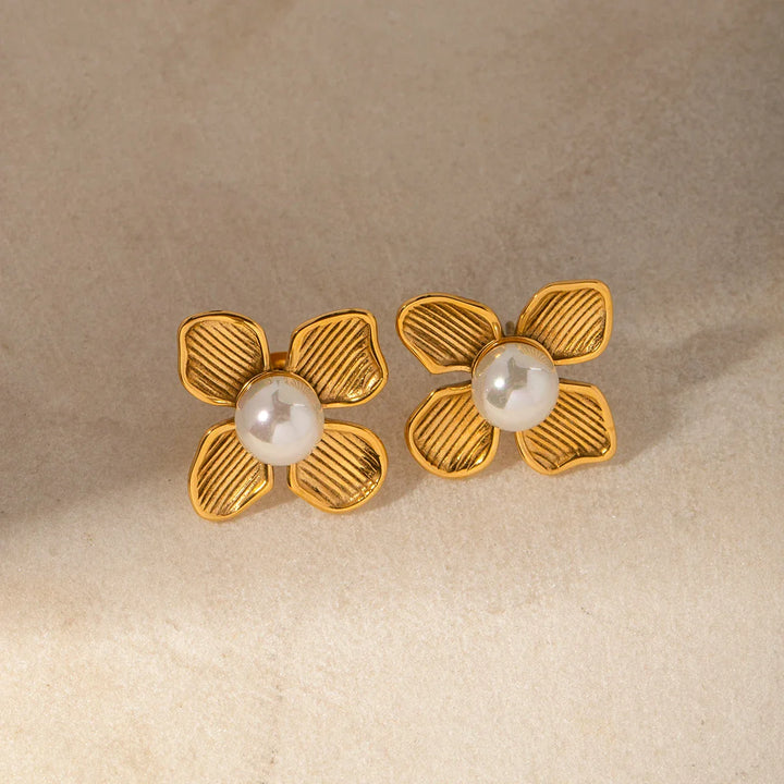 BowLift | 18k Four Petal Textured Pearl Flower