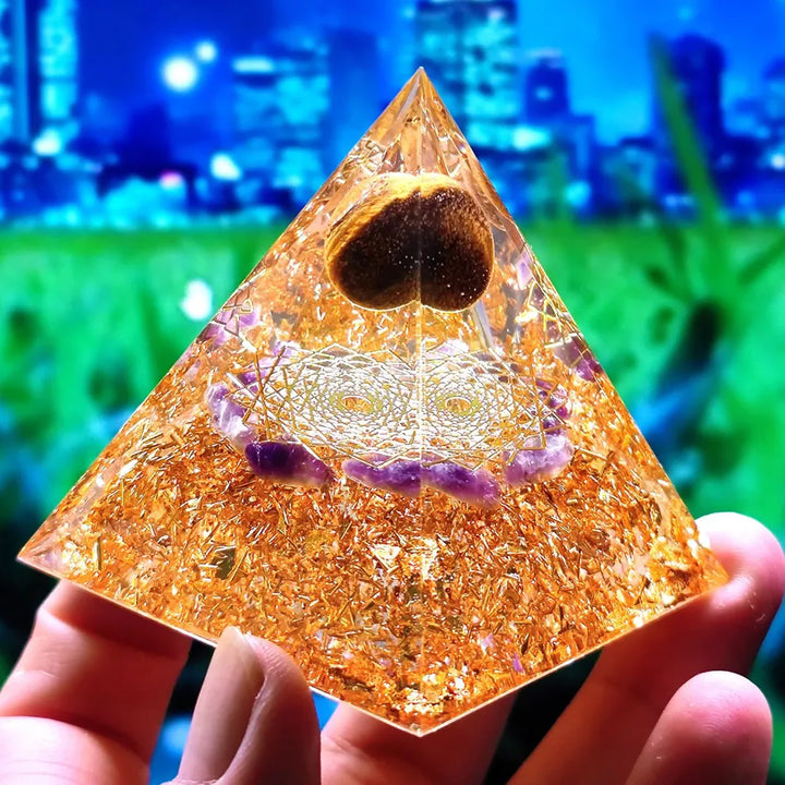 BowLift | Orgonite Pyramid with Amethyst Pendulum – Energy, Protection and Decoration