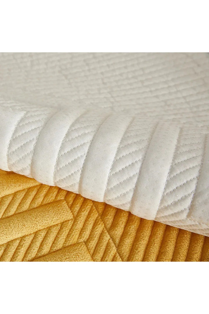 Soft Quilted Sofa Cover | Bowlift