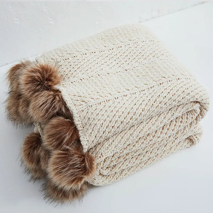HeartCozy Blanket – Luxe Chenille Blanket with Heart Fringes Bowlift