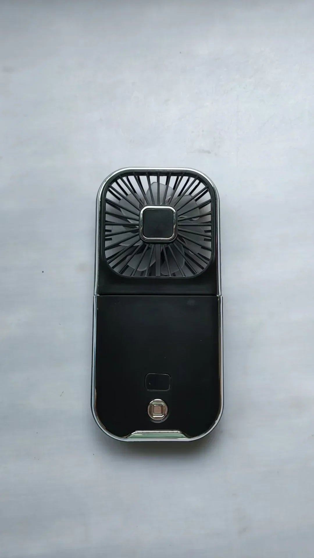 BowLift | Luftigo Mini USB Fan | Compact, rechargeable fan with digital display and multiple wind modes