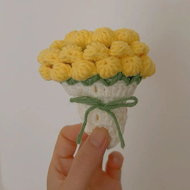 Handcrafted ConvertiBowlifte Yarn Rose Bouquet | Bowlift