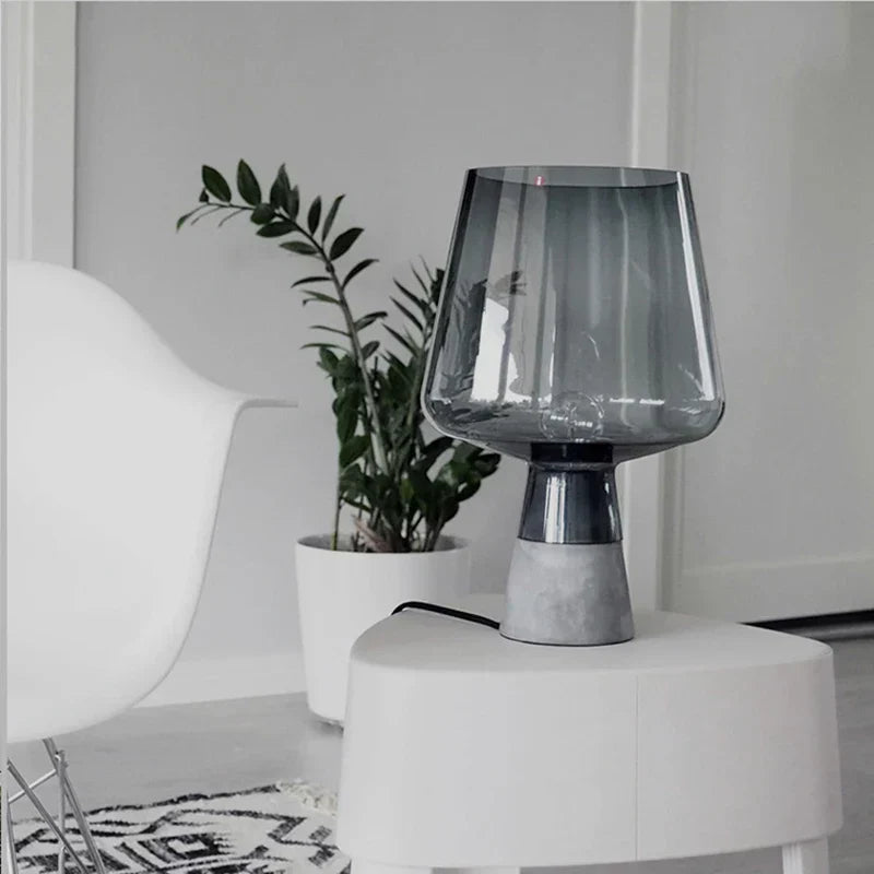 BowLift | Modern desk lamp with a concrete look and elegant appearance