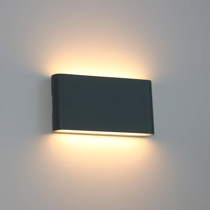 Weatherproof LED wall light, Robust decorative wall lamp for indoor and outdoor use | Bowlift