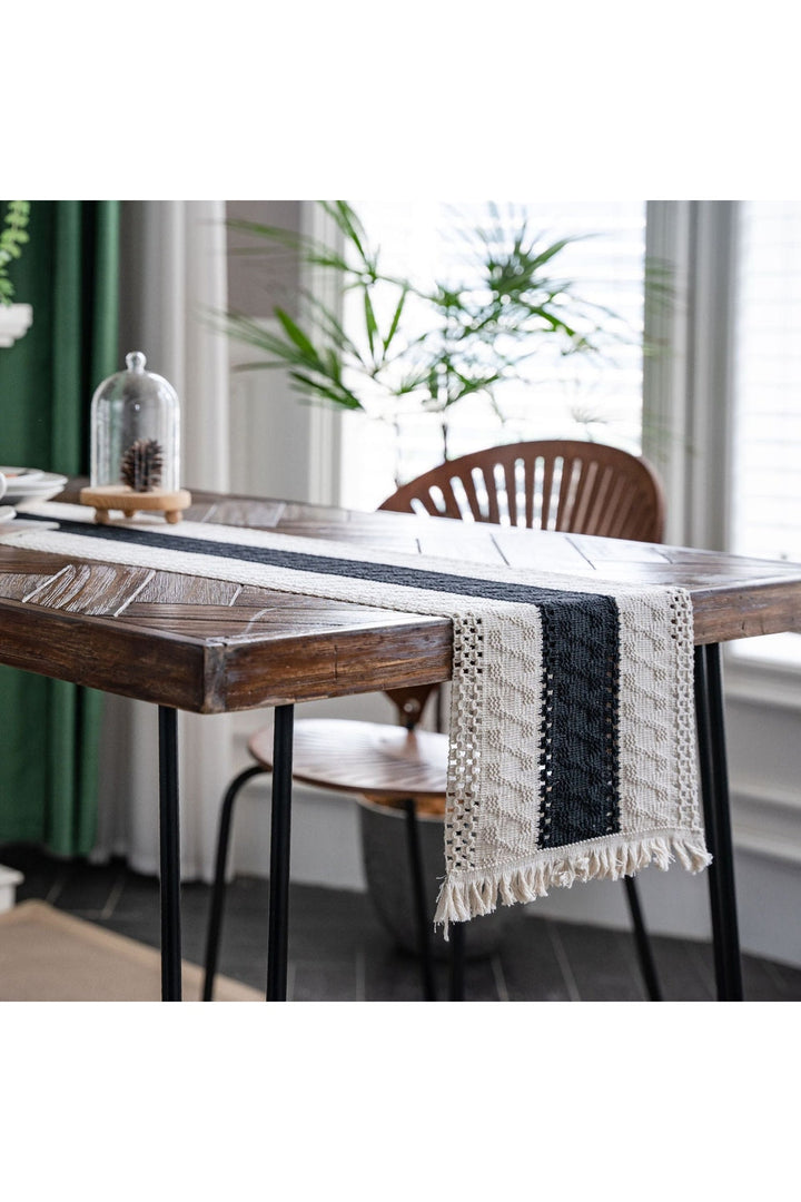 Table Runner - Light Academia | Bowlift