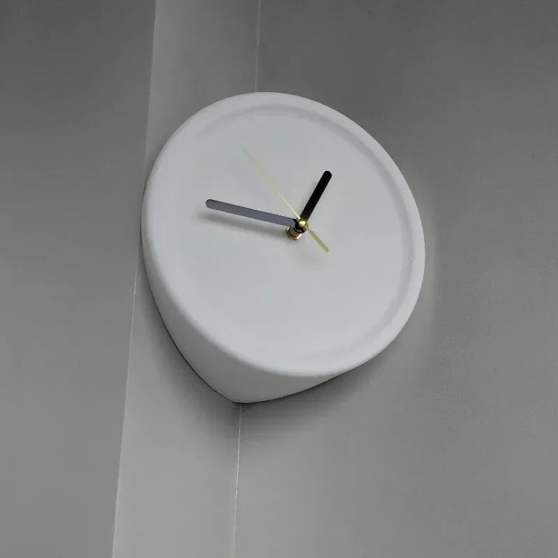 SilentCorner Clock - Stylish Silent Wall Clock without Drilling Bowlift