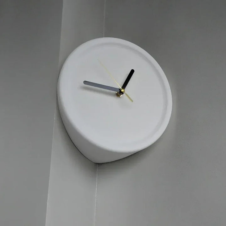 SilentCorner Clock - Stylish Silent Wall Clock without Drilling Bowlift