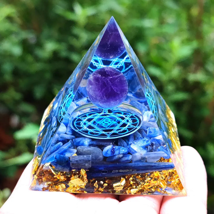 Orgonite Pyramid with Amethyst Pendulum – Energy, Protection and Decoration | Bowlift