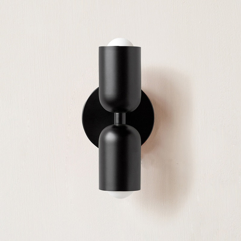 BowLift | Lively, minimalist wall lamp with two light bulbs