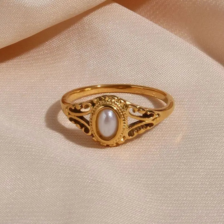 BowLift | 18k Vintage Inspired Pearl Ring