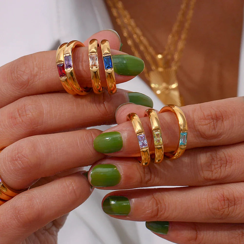 BowLift | 18k Baguette Cut Birthstone Ring