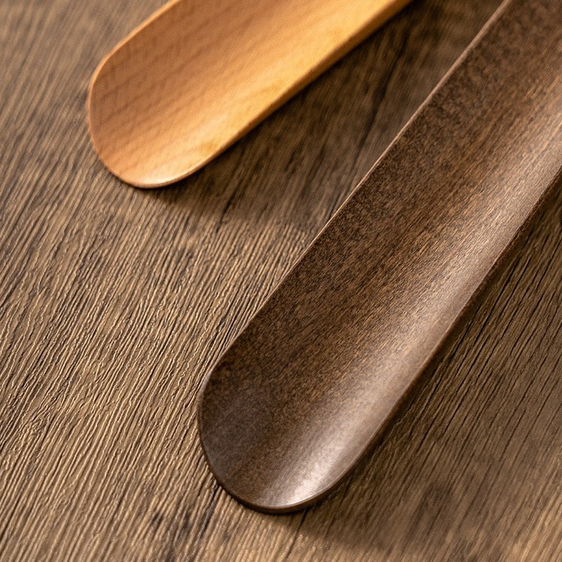 BowLift | Wooden long handle magnetic shoehorn