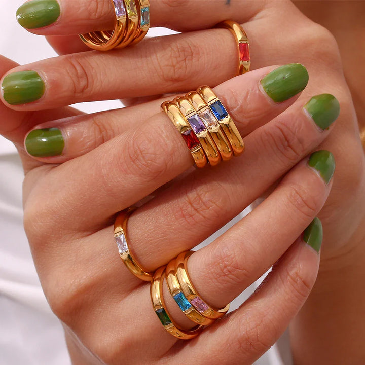 BowLift | 18k Baguette Cut Birthstone Ring