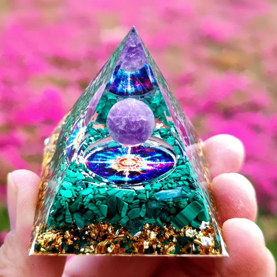 BowLift | Orgonite Pyramid with Amethyst Pendulum – Energy, Protection and Decoration