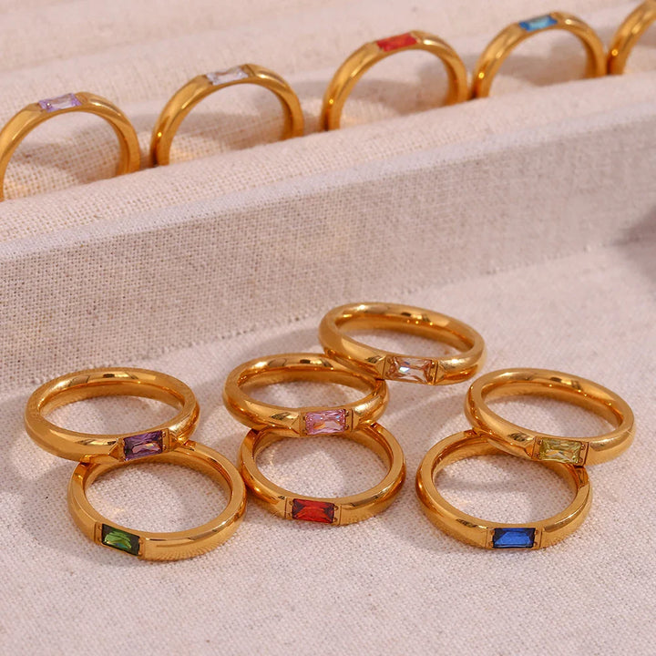 BowLift | 18k Baguette Cut Birthstone Ring