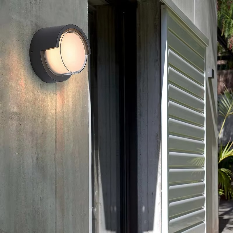 BowLift | Lucy | Outdoor Wall Light With Motion Sensor IP65 LED