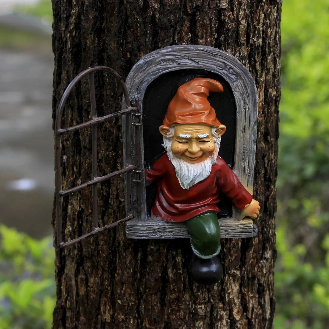 BowLift | Joyful gnomes that will add charm to every corner of the garden!