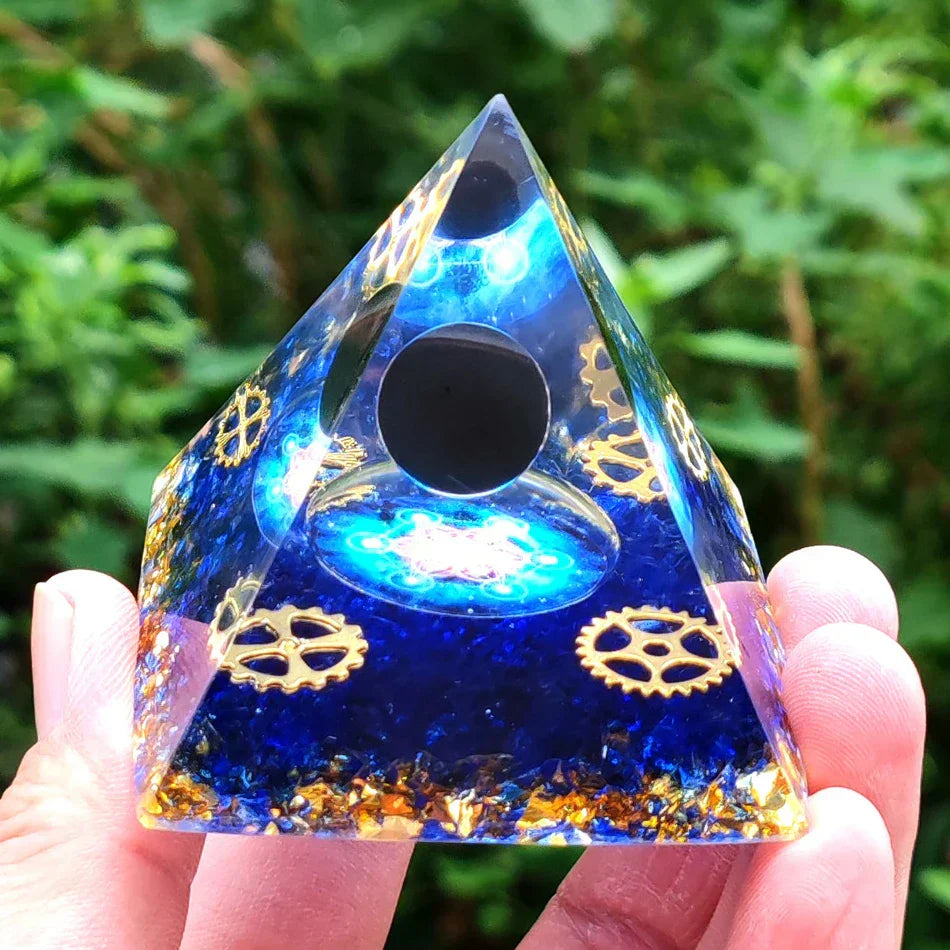 Orgonite Pyramid with Amethyst Pendulum – Energy, Protection and Decoration | Bowlift