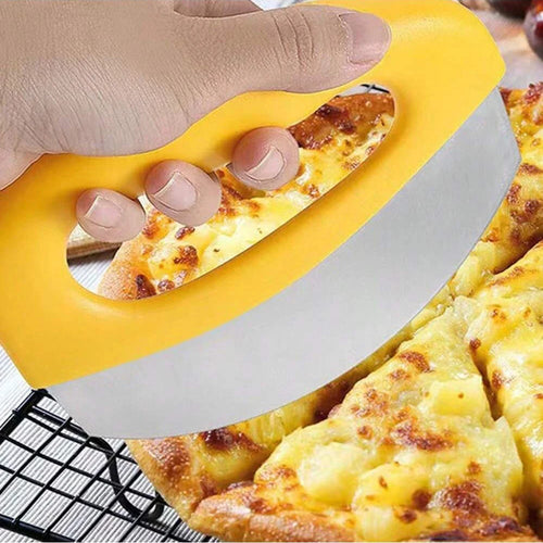 BowLift | Slicetta Pizza cutter made of stainless steel with protective cap | Round knife for precise cutting of pizza, herbs, cheese & dough | Ergonomic & dishwasher safe