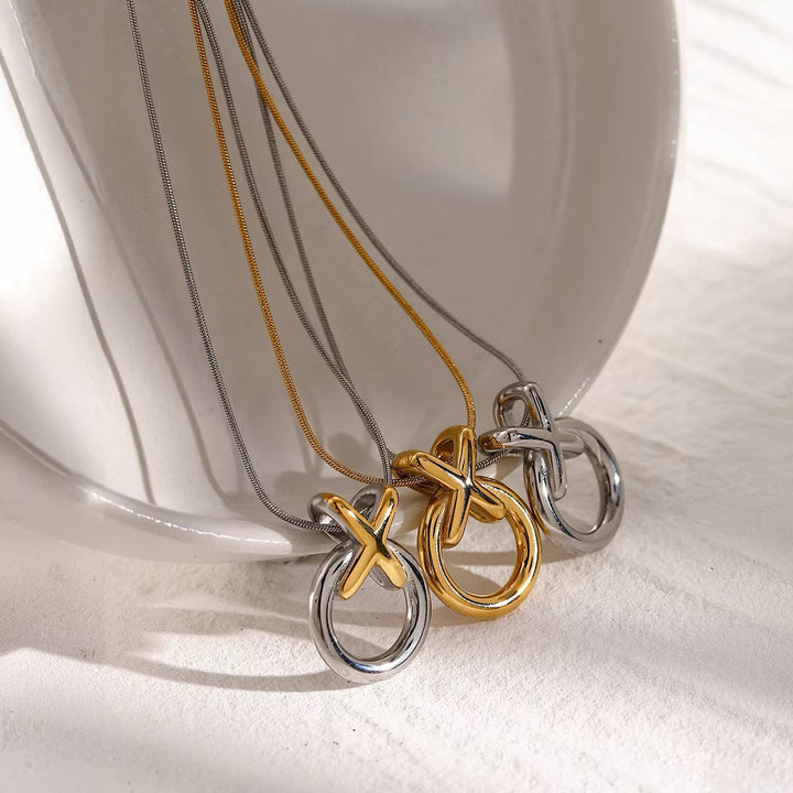 BowLift | Elegant XO Interlaced Necklace