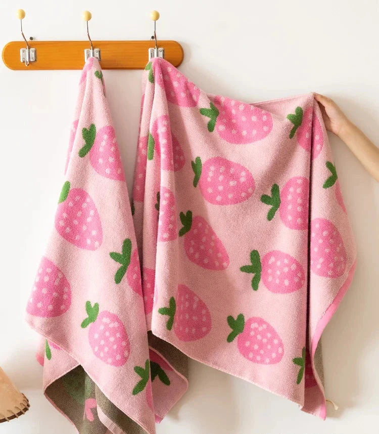 Strawberries Towel | Bowlift