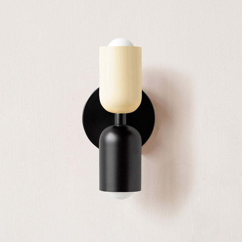 BowLift | Lively, minimalist wall lamp with two light bulbs