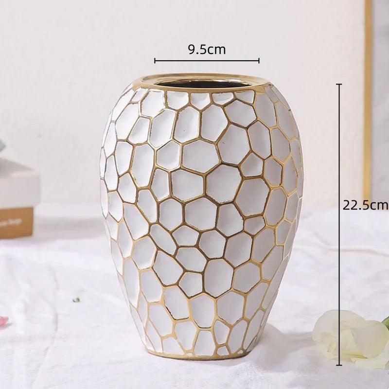 BowLift | GoldenPattern | Ceramic Vase with Luxurious Gold Accents – Modern Decorative Home Piece