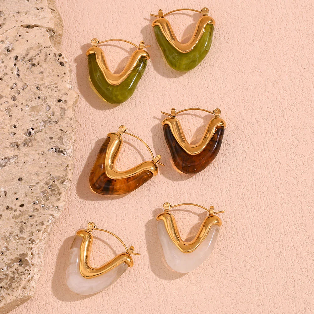 BowLift | 18k Classy V Hoop Earrings
