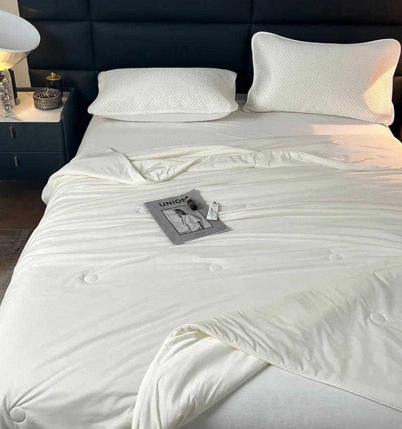 High-Quality Cooling Blanket – Smooth Air-Conditioning Comforter, Lightweight Summer Quilt with Double-Sided Cooling Fabric | Bowlift
