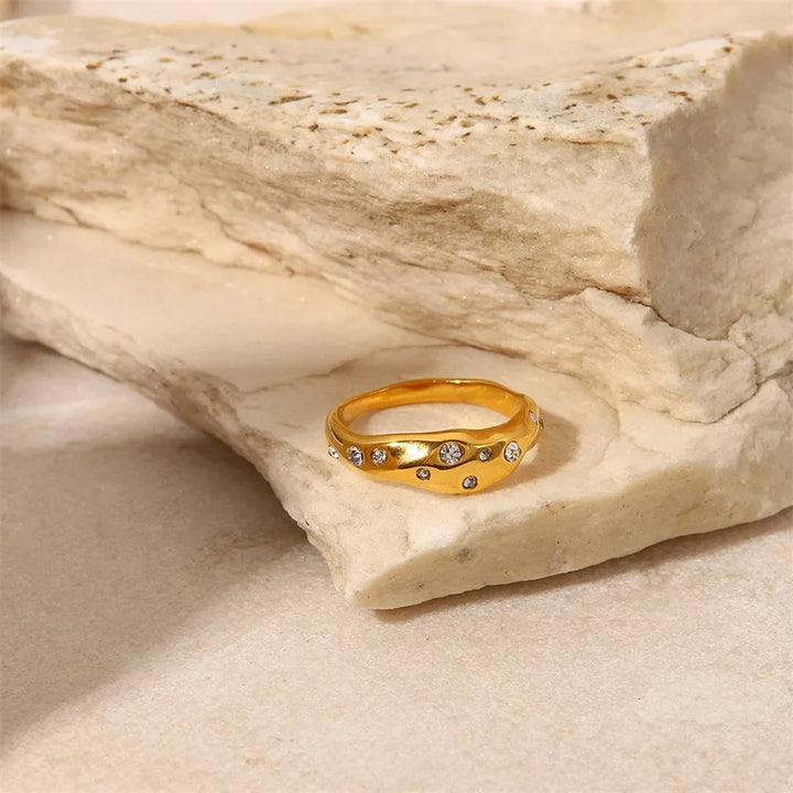 BowLift | Gold Diamond Embedded Ring
