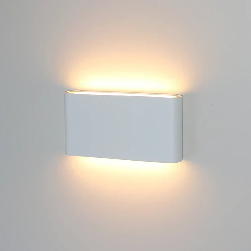Weatherproof LED wall light, Robust decorative wall lamp for indoor and outdoor use | Bowlift