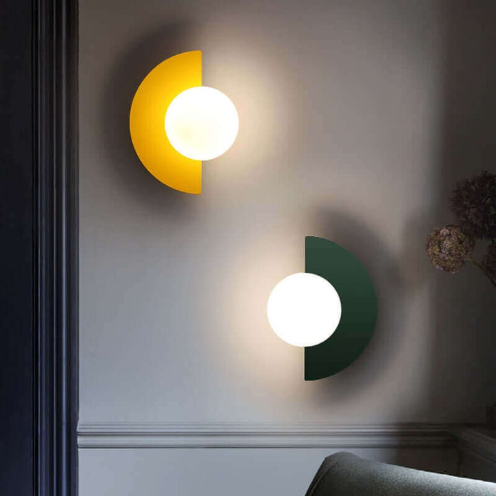 BowLift | Noorderlicht Charm - Halfmoon Wall Lamp of Metal