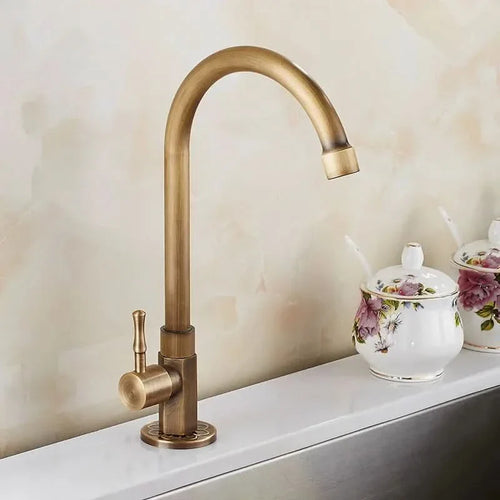 BowLift | Antique faucet in a swan neck design for kitchen & garden