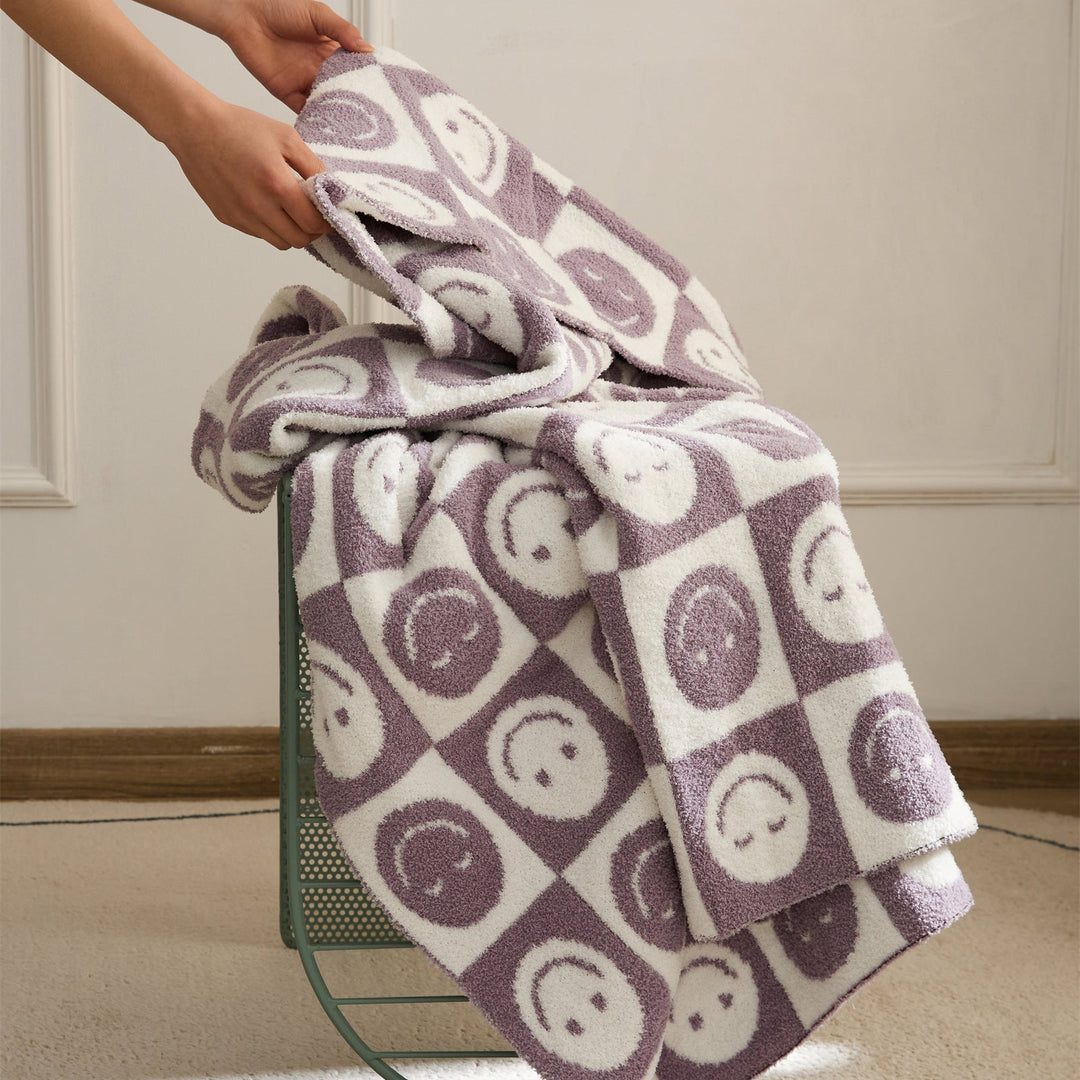 Smiley Checkered Blanket | Bowlift