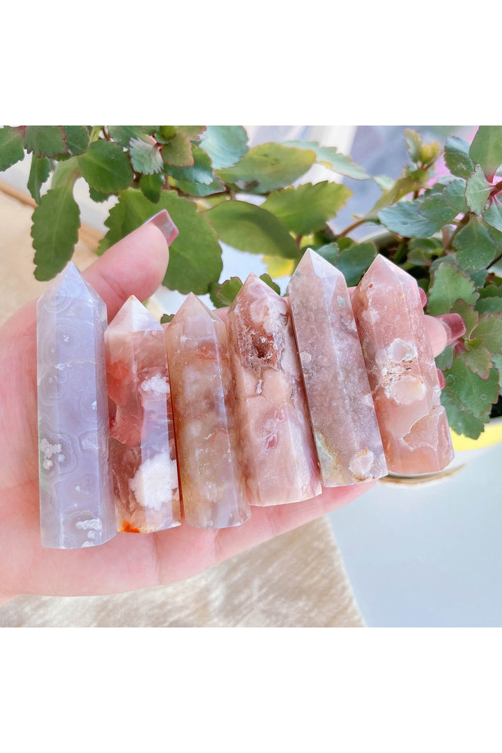 Agate gemstone display tower | Bowlift