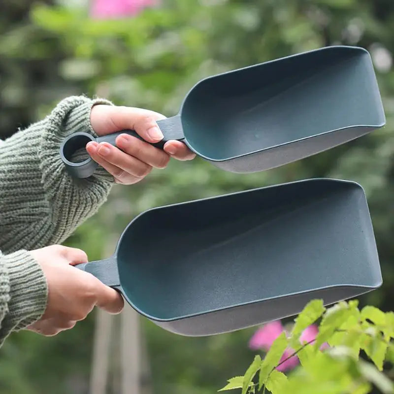BowLift | Plantiva Plastic Garden Trowel | Ergonomic Handle | Space-Saving & Lightweight | Available in 2 Sizes