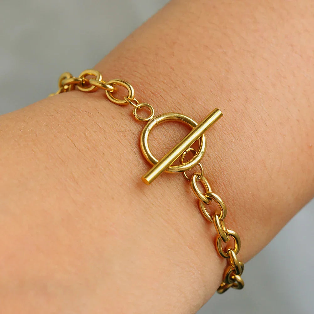 BowLift | Classy Paperclip Circle Bar Clasp Bracelet
