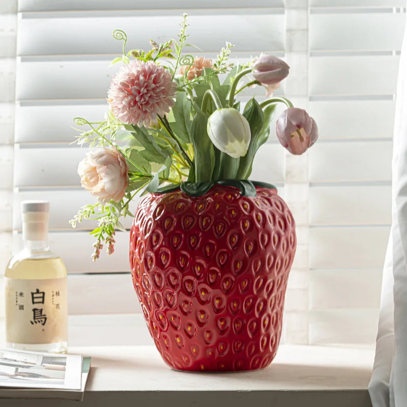 Ugly Strawberry Vase | Bowlift