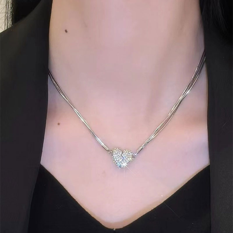 BowLift | Ice Love Magnetic Zircon Heart Necklace
