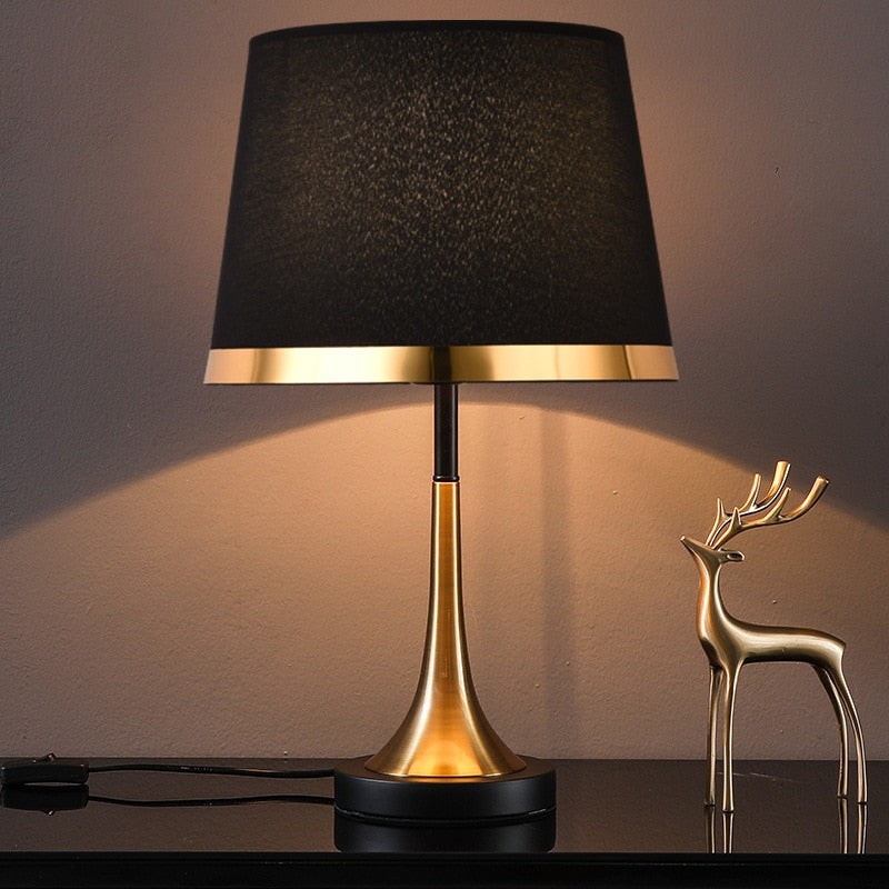 BowLift | GiltGlow – Elegant Gold and Black Retro Table Lamp