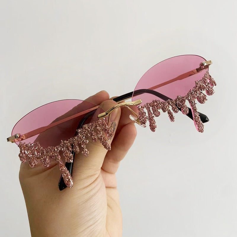 Cry me a Glitter' Sunglasses | Let the festival season begin! | Bowlift