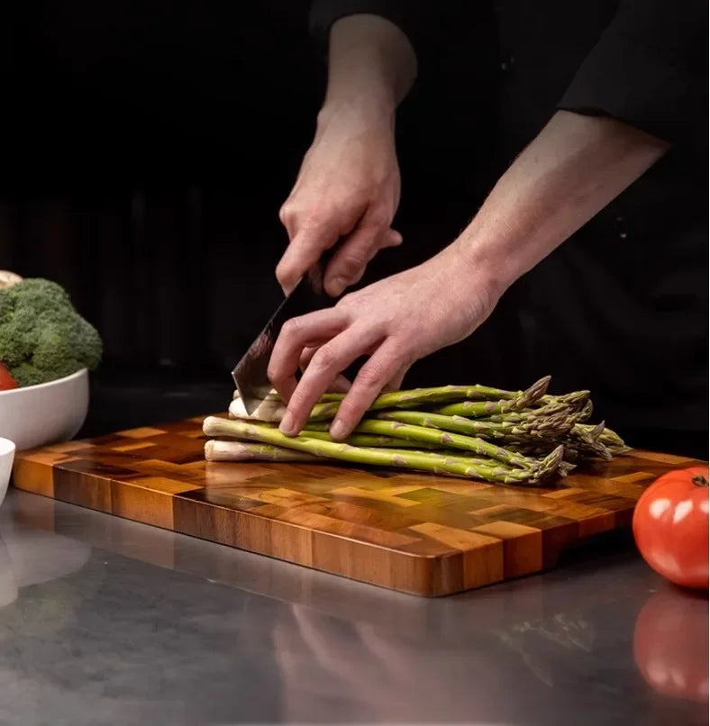 Half-cut wooden cutting board Bowlift
