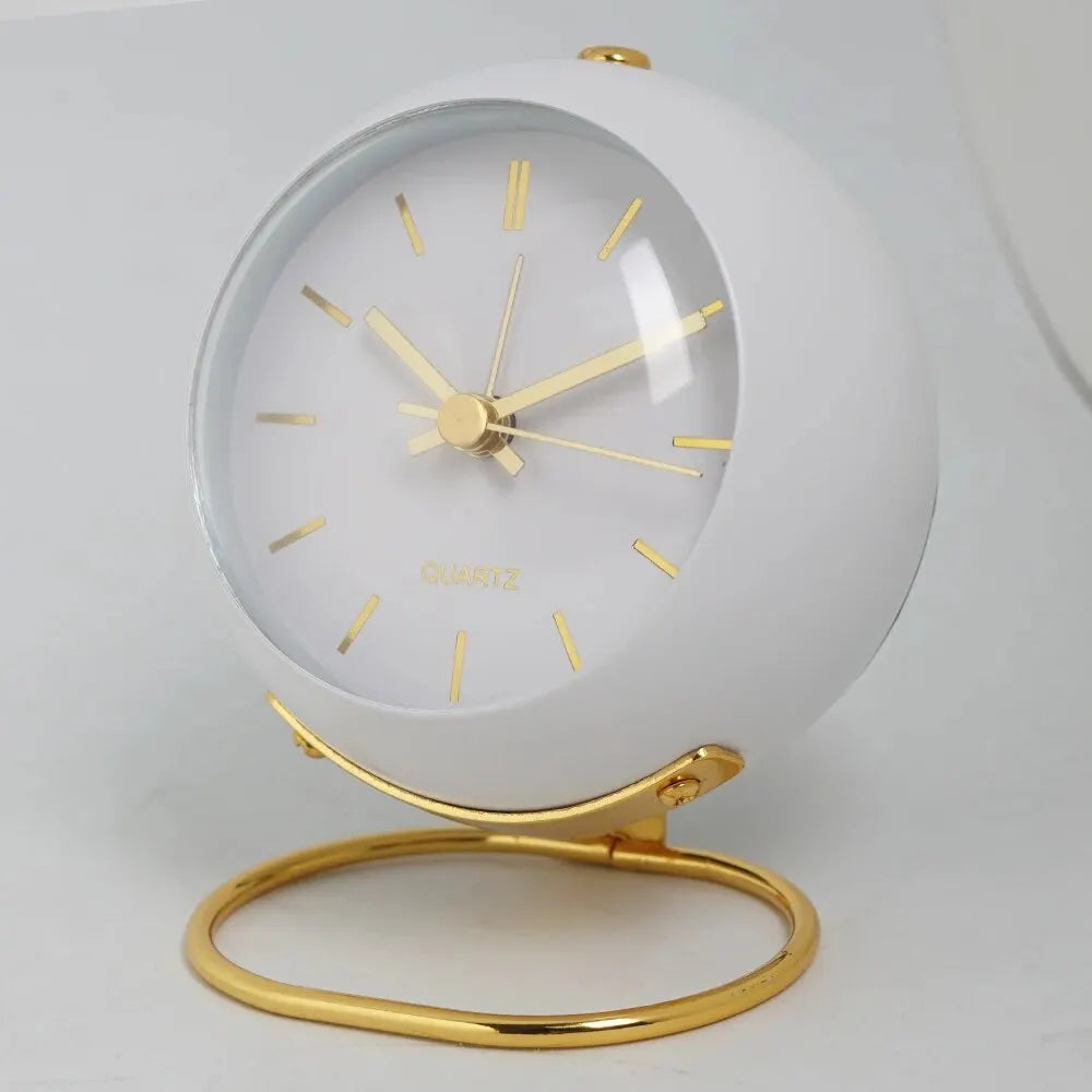 Minimalistic Scandinavian Desk Clock with Silent Quartz Movement | Bowlift